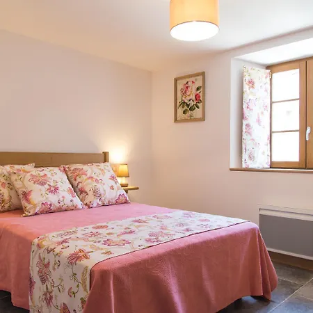 Ferienhaus L'etable De Pierre Nojaret